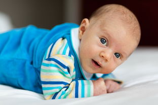 【孕晚期肚皮被胎儿顶出硬包怎么缓解】