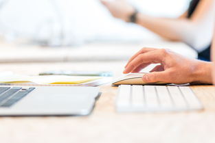 【孕期上班太累怎么向公司请假保胎】